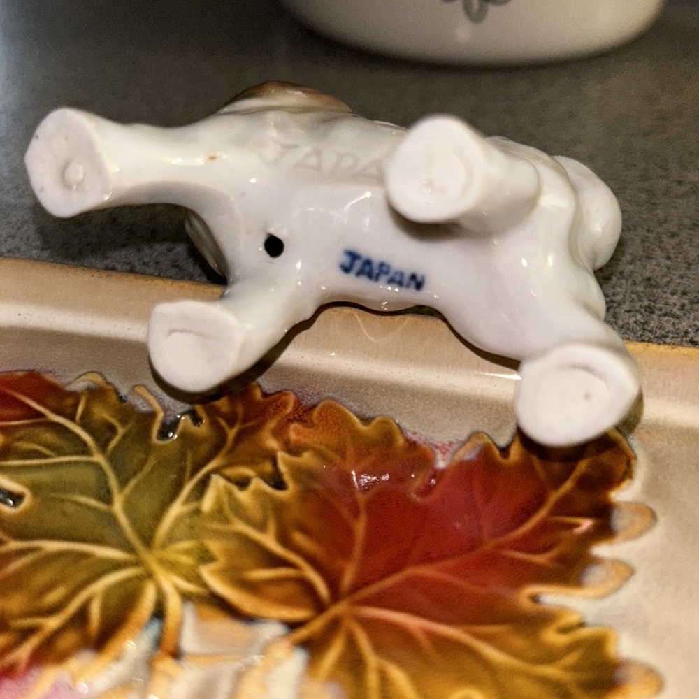 VTG Akita Dog Porcelain Figurine Japan - Picture 8 of 9